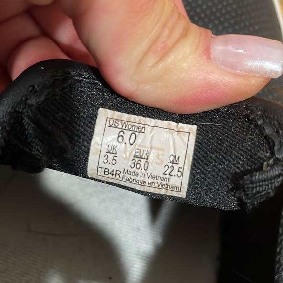 Vans slip on sneakers women’s 6 - Picture 5 of 5